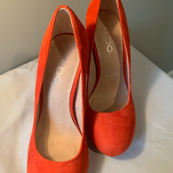 ALDO Suede Heels - Picture 2 of 5